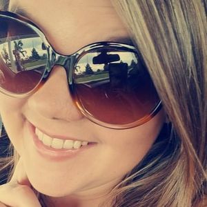 Meet your Posher, Karissa